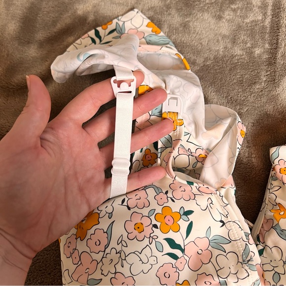 โจ Host Pick โจ Nursing Floral Swimsuit w Detachable Breastfeeding Cups - Size L - Picture 11 of 17